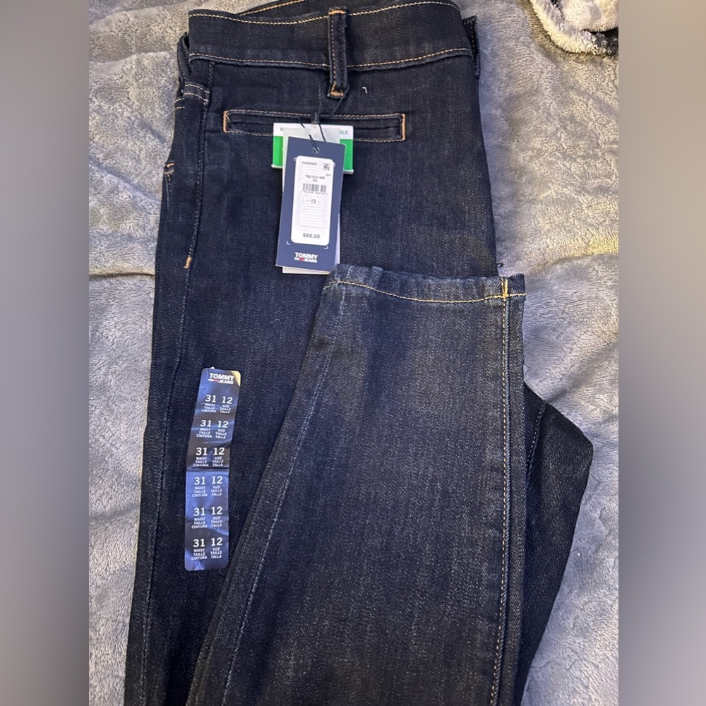 Women’s size 12 Tommy Hilfiger jeans. Brand new never worn!